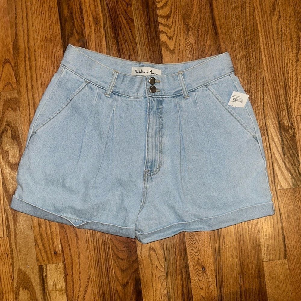 Madeline & Monroe Mom Paperbag Feather Shorts Denim size 31 (12) NWT